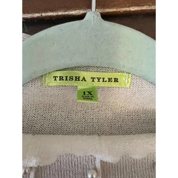 TRISHA TYLER Women's Plus Size Blouse Cream/Pearls (size 1X) - Picture 3 of 13